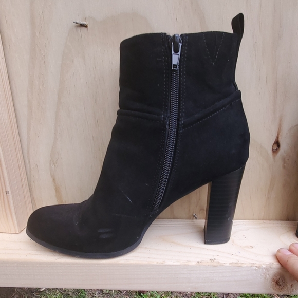RELISTED Black high heeled booties - Picture 5 of 5